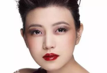 鵝蛋臉適合什么妝容？不適合濃妝