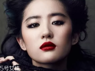 鵝蛋臉適合什么妝容？不適合濃妝