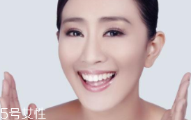 美白精華可以常年使用嗎？春秋用最好