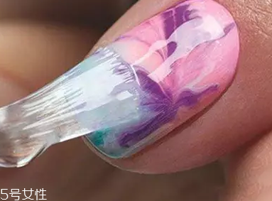 漸變指甲怎么配色？溫暖配色教程