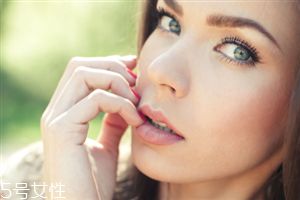 漂唇后忌口什么食物？決定漂唇持久度的因素