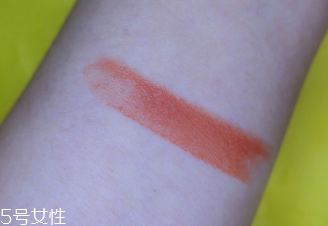 冬天護(hù)膚用霜還是乳？6款適合冬天用的護(hù)膚品推薦