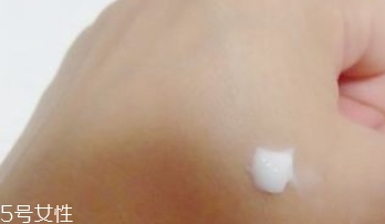 紀(jì)梵希水漾活妍面霜好用嗎？冰淇淋質(zhì)地的面霜評(píng)測