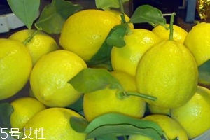 檸檬精油能加在哪些護(hù)膚品中？少量添加都可以