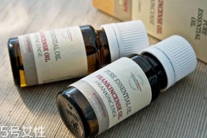 精油和植物油是一回事嗎？精油不是油脂