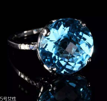托帕石價格多少錢一克？明星最愛的托帕石