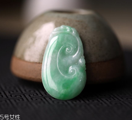 翡翠a貨是什么意思？千萬別誤解了