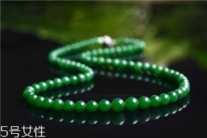 翡翠冰種和糯種哪個(gè)好？原來有這么大的區(qū)別