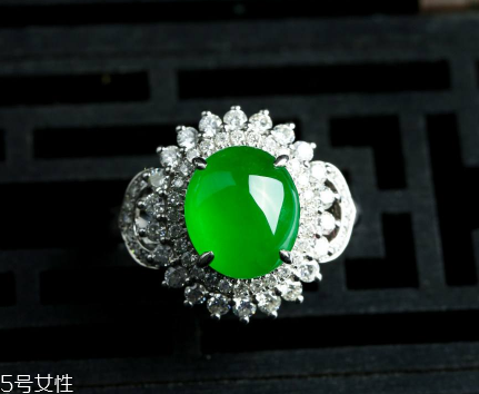 翡翠冰種和糯種哪個(gè)好？原來有這么大的區(qū)別