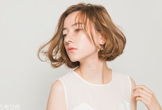 女生發(fā)質(zhì)軟適合什么發(fā)型？胖圓臉顯瘦發(fā)型參考