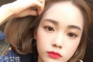 短頭發(fā)染什么顏色好看洋氣顯白？短發(fā)這樣弄好看又大方