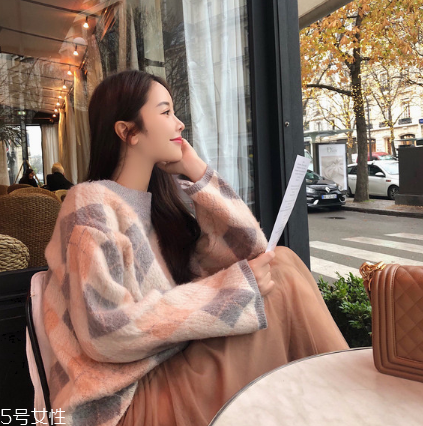 毛衣掉色嚴(yán)重還能穿嗎？小心患上皮膚病