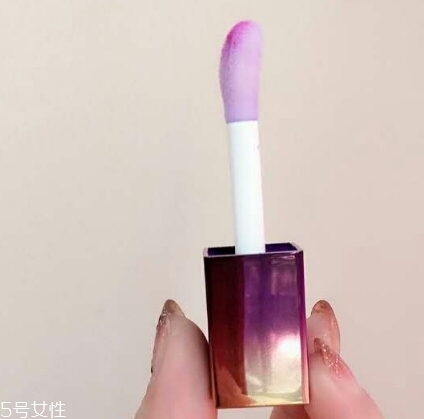 唇蜜怎么涂？一步一步打造嘟嘟唇