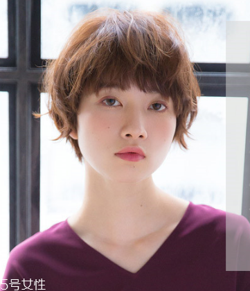 發(fā)量多女生適合什么發(fā)型？形象百變的你