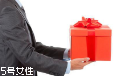 給領(lǐng)導(dǎo)送禮怎么說(shuō)合適？真誠(chéng)并且要注意分寸