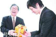 給領(lǐng)導(dǎo)送禮怎么說(shuō)合適？真誠(chéng)并且要注意分寸