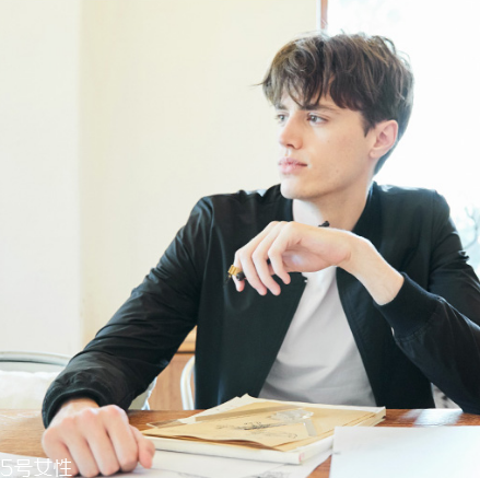 男士夾克什么款式好看？寒冬也能溫暖玩腔調(diào)