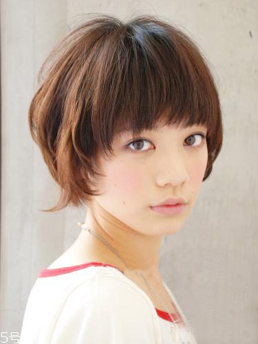 女生發(fā)質(zhì)軟適合什么發(fā)型？胖圓臉顯瘦發(fā)型參考