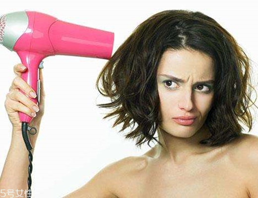 女生發(fā)質(zhì)軟適合什么發(fā)型？胖圓臉顯瘦發(fā)型參考