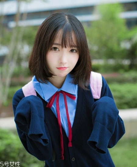 2018秋冬女生長發(fā)發(fā)型推薦 試試換一個(gè)發(fā)型