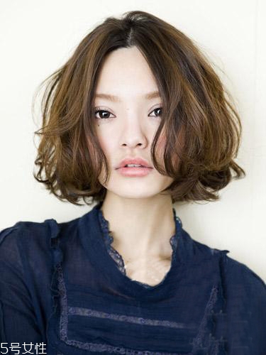 女生發(fā)質(zhì)軟適合什么發(fā)型？胖圓臉顯瘦發(fā)型參考