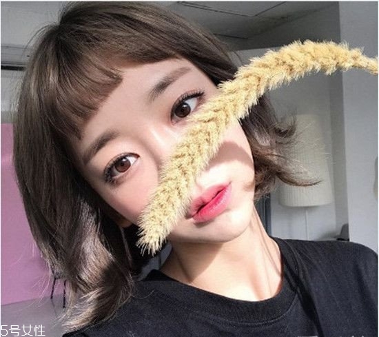 外翹短發(fā)適合什么臉型？再燙內(nèi)扣你就out了