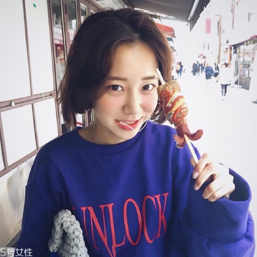 女生發(fā)質(zhì)軟適合什么發(fā)型？胖圓臉顯瘦發(fā)型參考