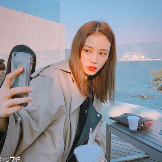 齊肩發(fā)怎么燙好看？女生發(fā)型設(shè)計與臉形搭配
