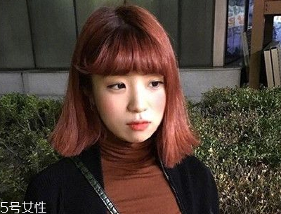 短頭發(fā)染什么顏色好看洋氣顯白？短發(fā)這樣弄好看又大方