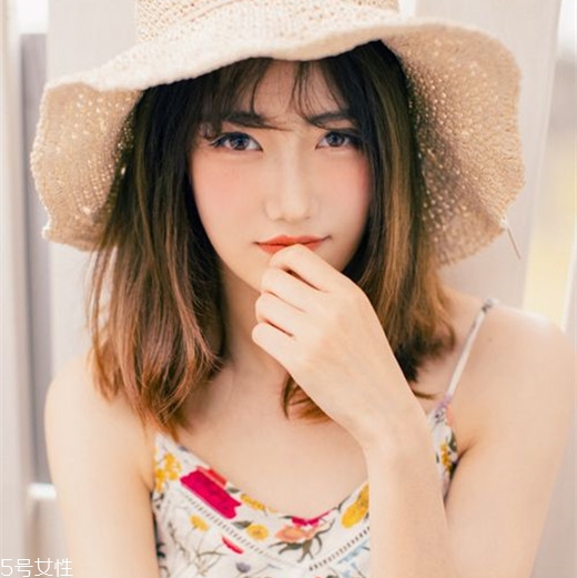 齊肩發(fā)怎么燙好看？女生發(fā)型設(shè)計與臉形搭配