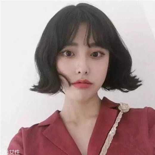 齊肩發(fā)怎么燙好看？女生發(fā)型設(shè)計與臉形搭配