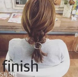女生冬天長發(fā)怎么編好看？長發(fā)妹紙才懂得的痛