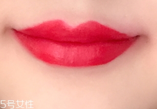 唇彩怎么涂？按照步驟涂抹