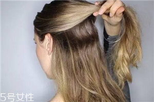 女生冬天長發(fā)怎么編好看？長發(fā)妹紙才懂得的痛