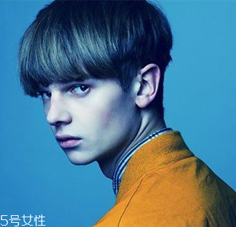 2022最流行發(fā)型顏色男生？男生潮流發(fā)型
