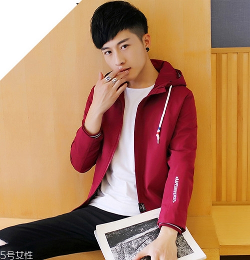 2018男生流行什么發(fā)型款式？2018男生染發(fā)顏色推薦