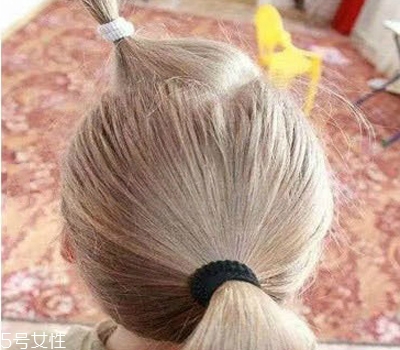 小女孩扎什么頭發(fā)好看？小公主發(fā)型大全