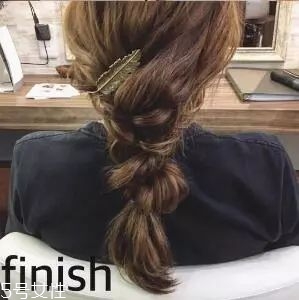 女生冬天長發(fā)怎么編好看？長發(fā)妹紙才懂得的痛
