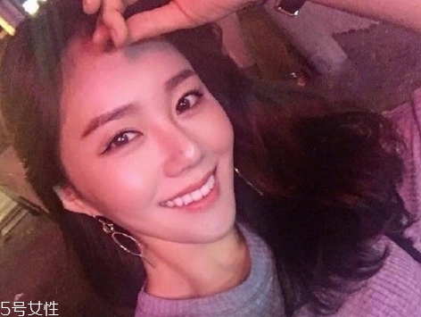 凌亂小卷中長發(fā)怎么弄好看？超美的凌亂小卷中長發(fā)