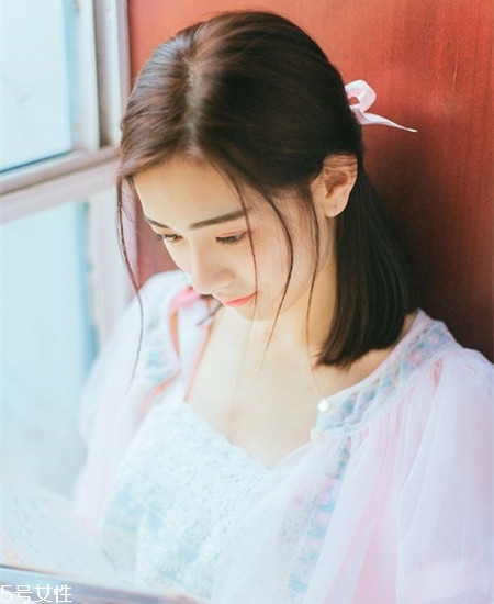 齊肩直發(fā)染什么顏色好看？簡(jiǎn)單好看的齊肩發(fā)扎法