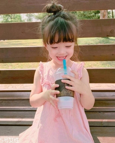 小女孩扎什么頭發(fā)好看？小公主發(fā)型大全