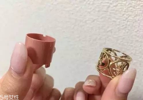 如何選擇口紅色號(hào)？口紅必不可少