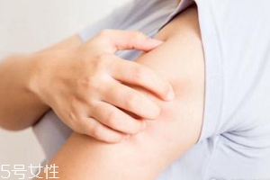 身體皮膚干燥用什么護(hù)膚品？這些身體乳拯救爆皮掉屑