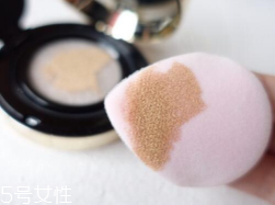 冬天適合用氣墊還是粉底液？冬天底妝和氣墊更配哦