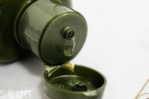 控油水乳哪個好？油膩中年的解油福星
