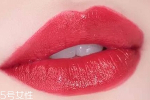 唇部干燥是什么引起的？天生皮薄易脫水