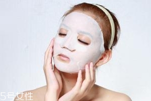 敷完面膜不能化妝嗎？立即化妝傷害大