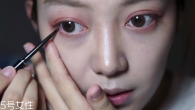 微醺桃花妝怎么化妝？簡單步驟滿足爆棚少女心