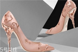 ralph russo是什么檔次？動(dòng)人心弦的精美工藝