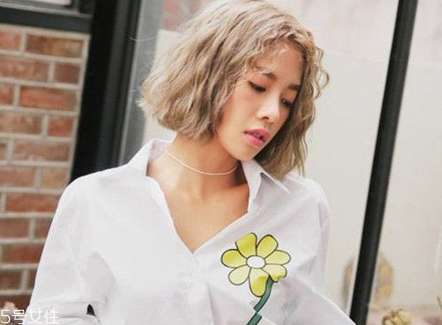 矮個(gè)子女生什么發(fā)型顯高？換個(gè)發(fā)型瞬間百變